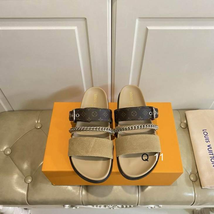 Picture of Louis Vuitton Slippers _SKULVsz35-40Y0307420